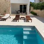 Appartamento In With Terrace, Air Conditioning, Wifi, Dishwasher, Pool 4932-2
