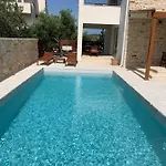 Appartamento In With Terrace, Air Conditioning, Wifi, Dishwasher, Pool 4932-2 Vodice