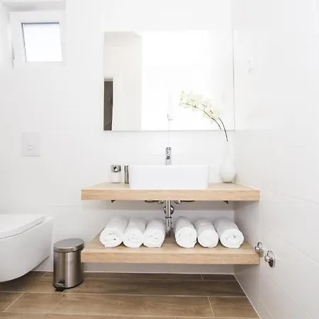 In With Terrace, Air Conditioning, Wifi, Dishwasher, Pool 4932-2 *