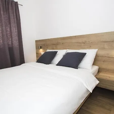 In With Terrace, Air Conditioning, Wifi, Dishwasher, Pool 4932-2 Apartment