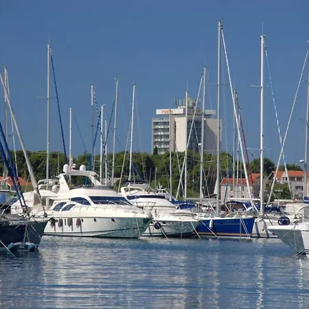 Apartmán In With Terrace, Air Conditioning, Wifi, Dishwasher, Pool 4932-2