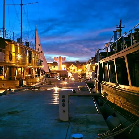 In With Terrace, Air Conditioning, Wifi, Dishwasher, Pool 4932-2 公寓 *