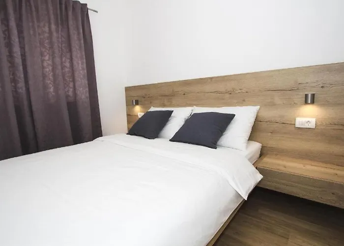 In With Terrace, Air Conditioning, Wifi, Dishwasher, Pool 4932-2 公寓