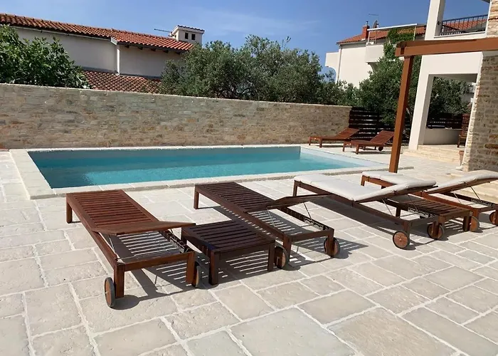 In With Terrace, Air Conditioning, Wifi, Dishwasher, Pool 4932-2 Apartamento Vodice